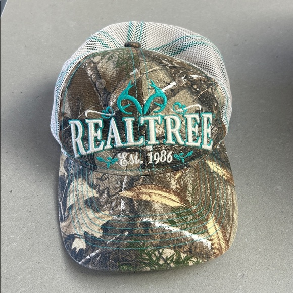 Realtree Camo Cap - Picture 2 of 12